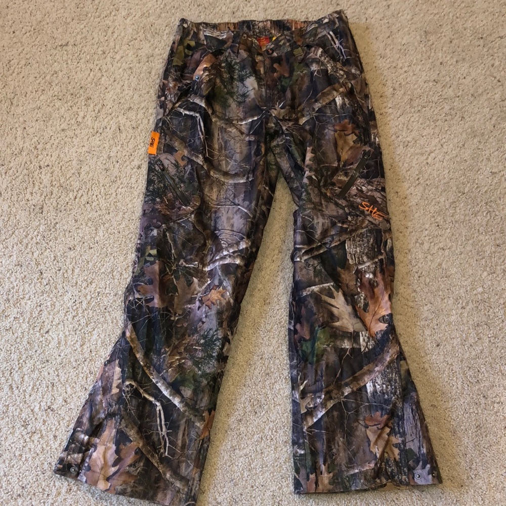 She outdoor camo pants size medium
